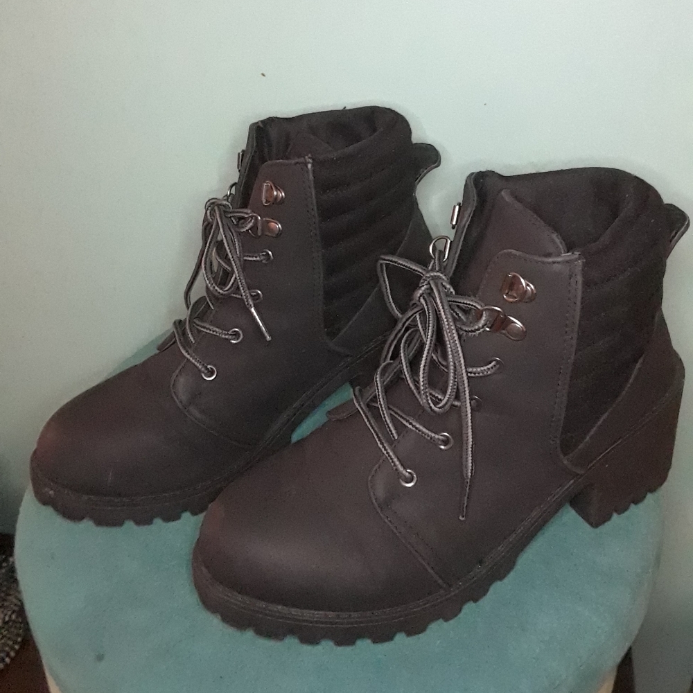 Rogue boots w/ heel